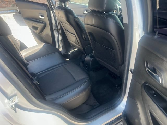 Used 2017 Chevrolet Trax LT w/ Driver Confidence Package FWD image 29