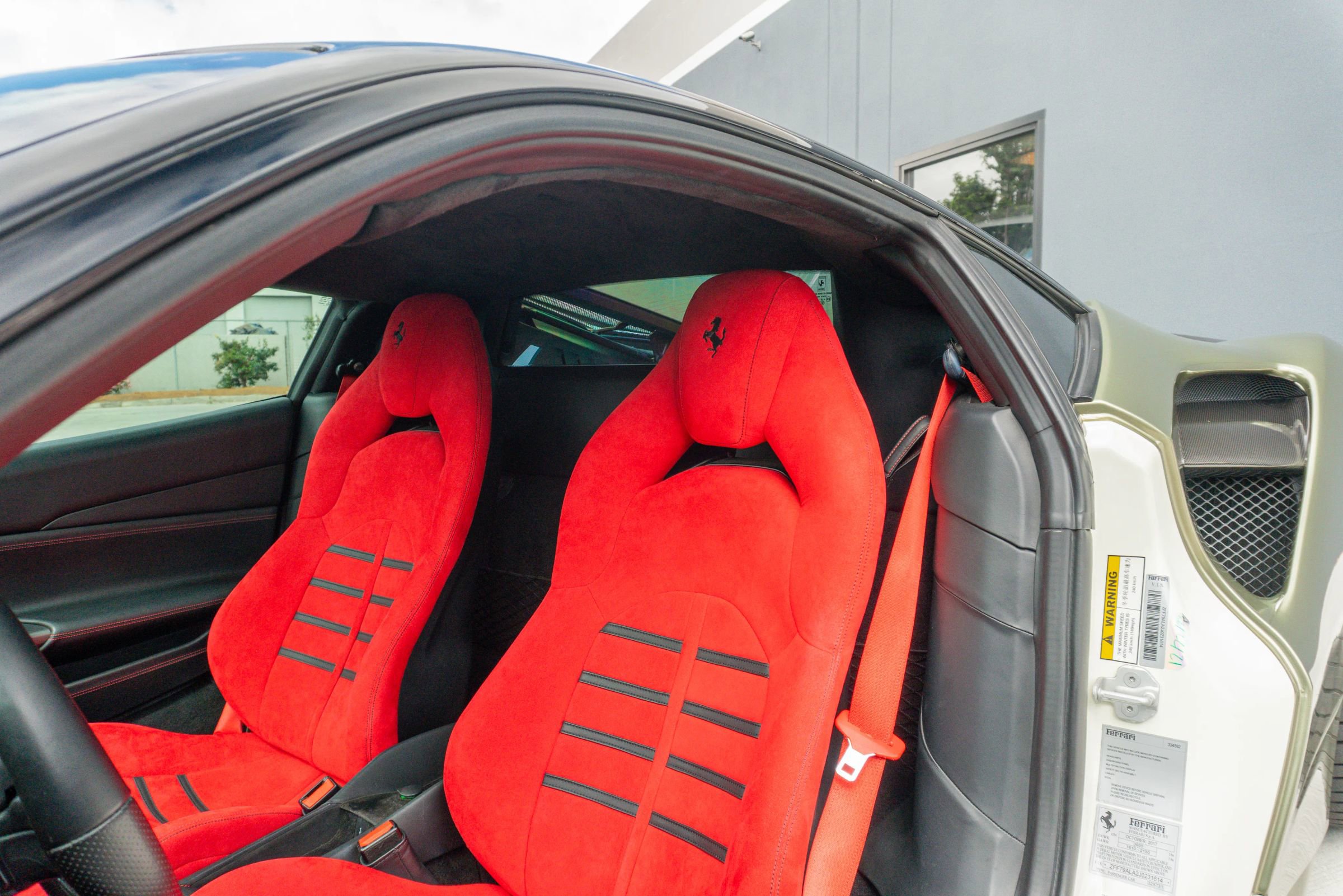 Used 2018 Ferrari 488 GTB RWD image 13