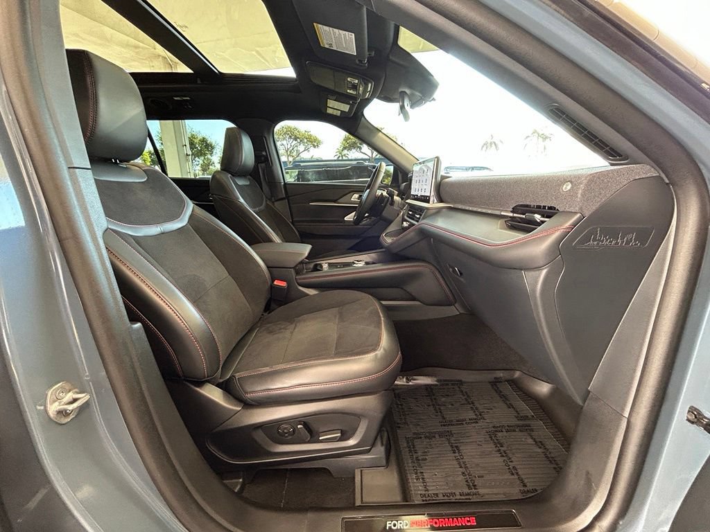 Used 2025 Ford Explorer ST w/ Sun And Sound Package AWD/4WD image 26