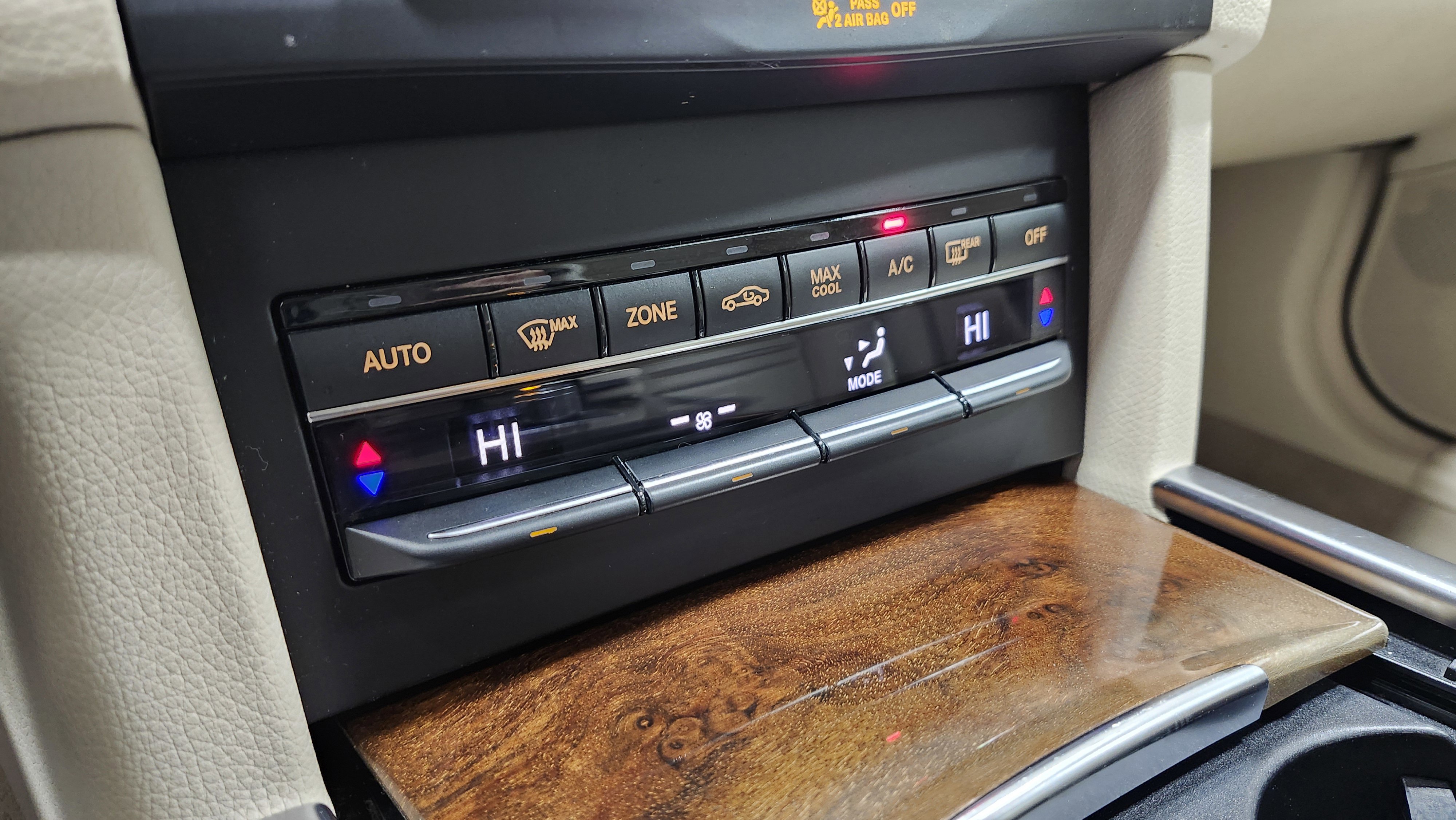 Used 2015 Mercedes-Benz E 350 4MATIC Sedan image 35