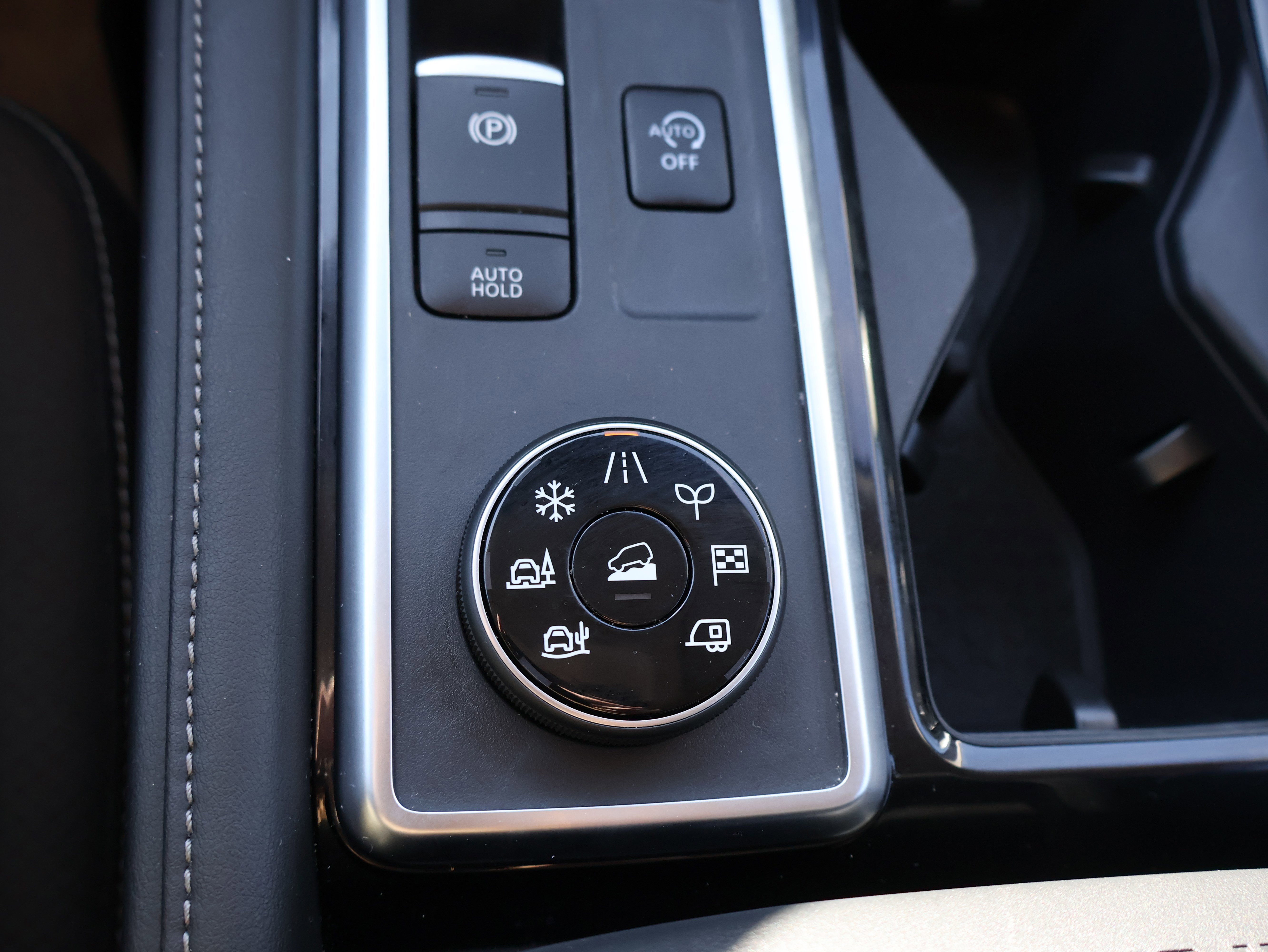 Used 2024 Nissan Pathfinder SL image 30