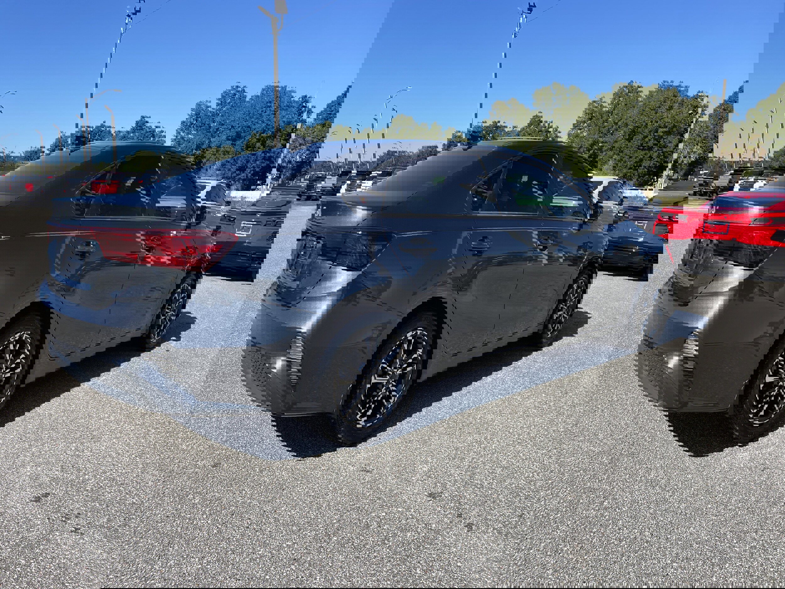 Used 2022 Kia Forte LXS image 4