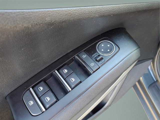 Used 2025 Kia Soul LX w/ LX Technology Package FWD image 10