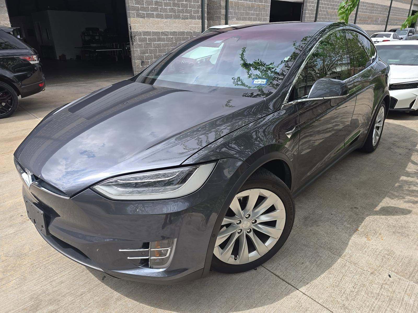 Used 2018 Tesla Model X 75D image 1