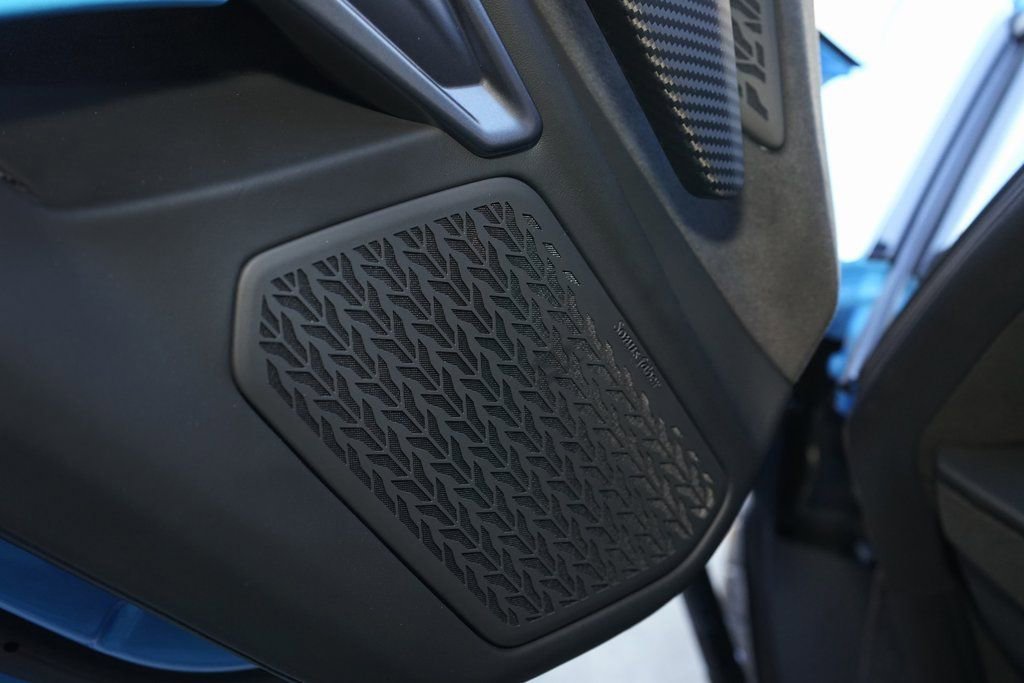 Used 2025 Lamborghini Revuelto image 38