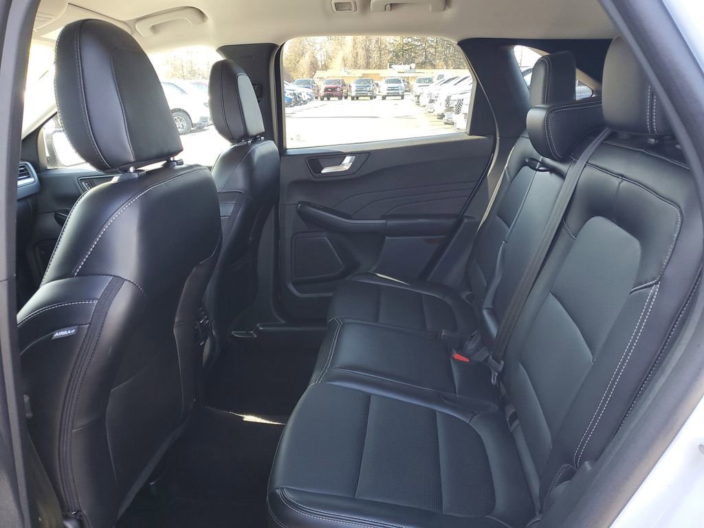 Certified 2025 Ford Escape Platinum image 29