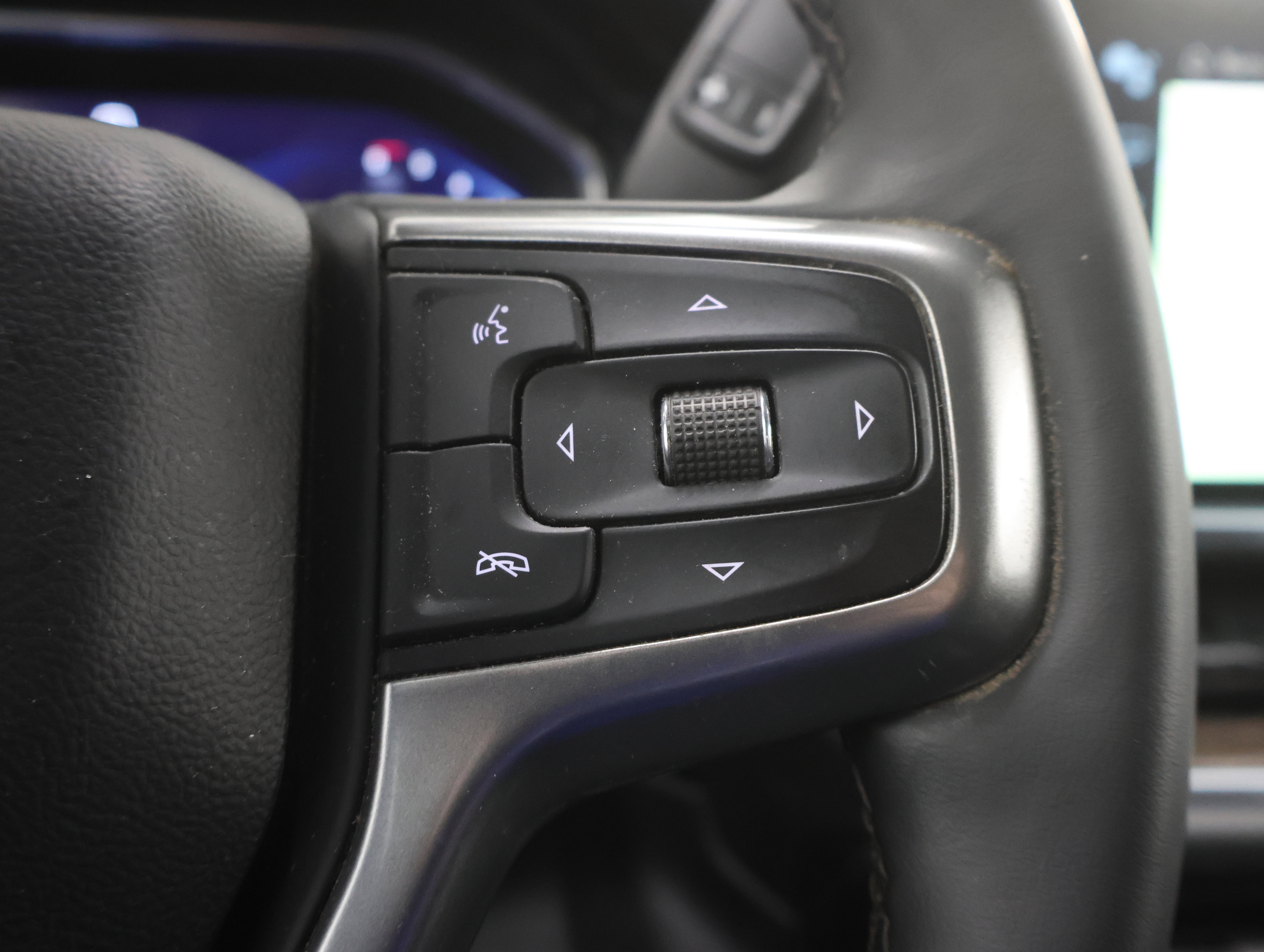 Used 2024 Chevrolet Silverado 2500 LT w/ Midnight Edition image 14