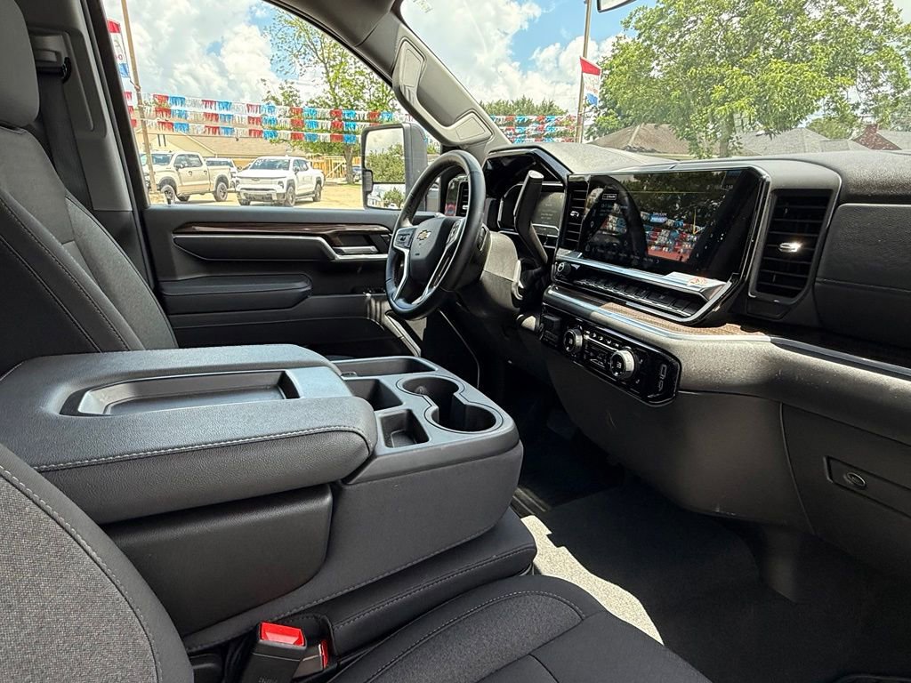 Used 2025 Chevrolet Silverado 2500 LT w/ Convenience Package AWD/4WD image 35