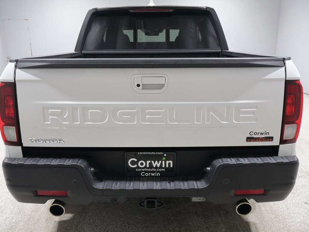 Used 2025 Honda Ridgeline TrailSport image 3