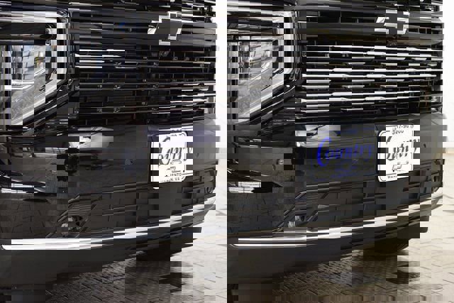 New 2026 Chevrolet Suburban High Country image 13