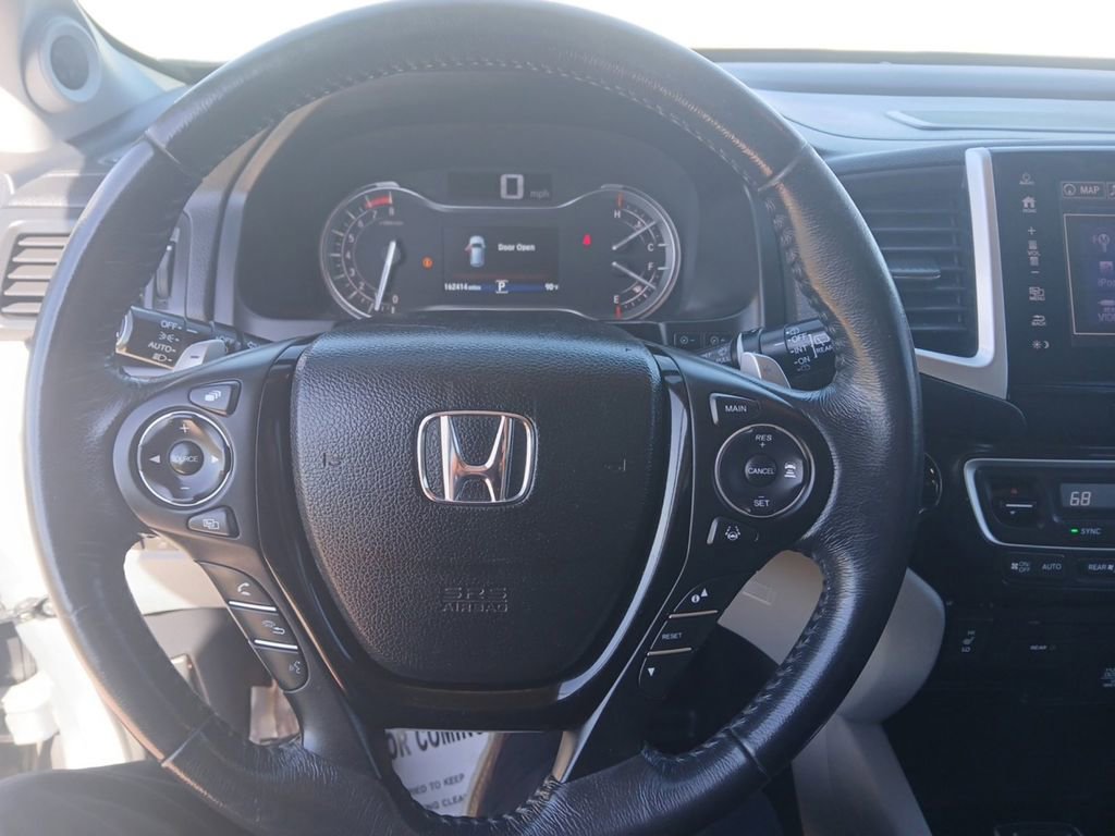 Used 2017 Honda Pilot Touring image 14
