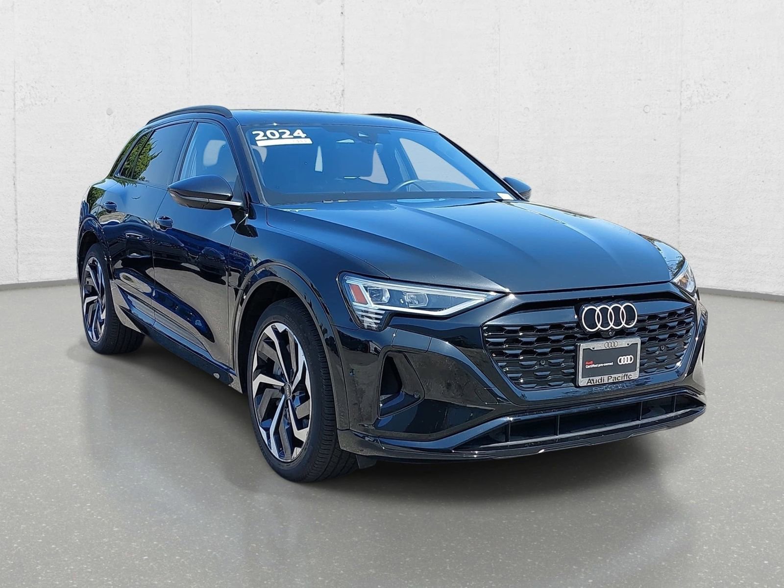 Used 2024 Audi Q8 e-tron Premium Plus w/ Premium Plus Package AWD/4WD image 3