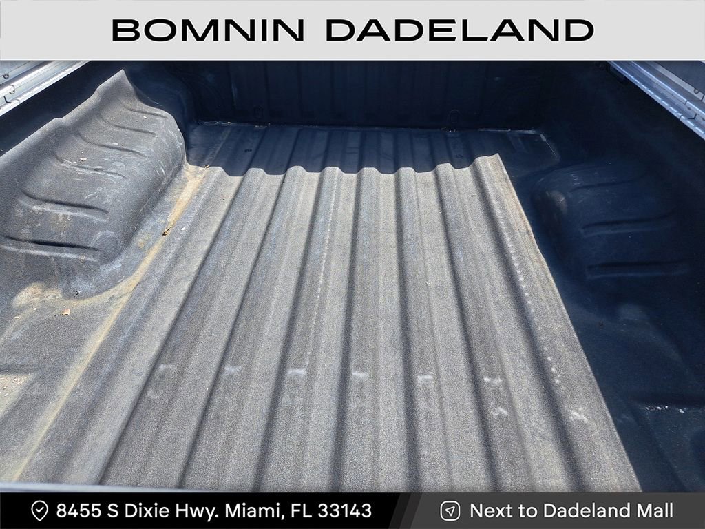 Used 2022 Nissan Frontier SV image 9