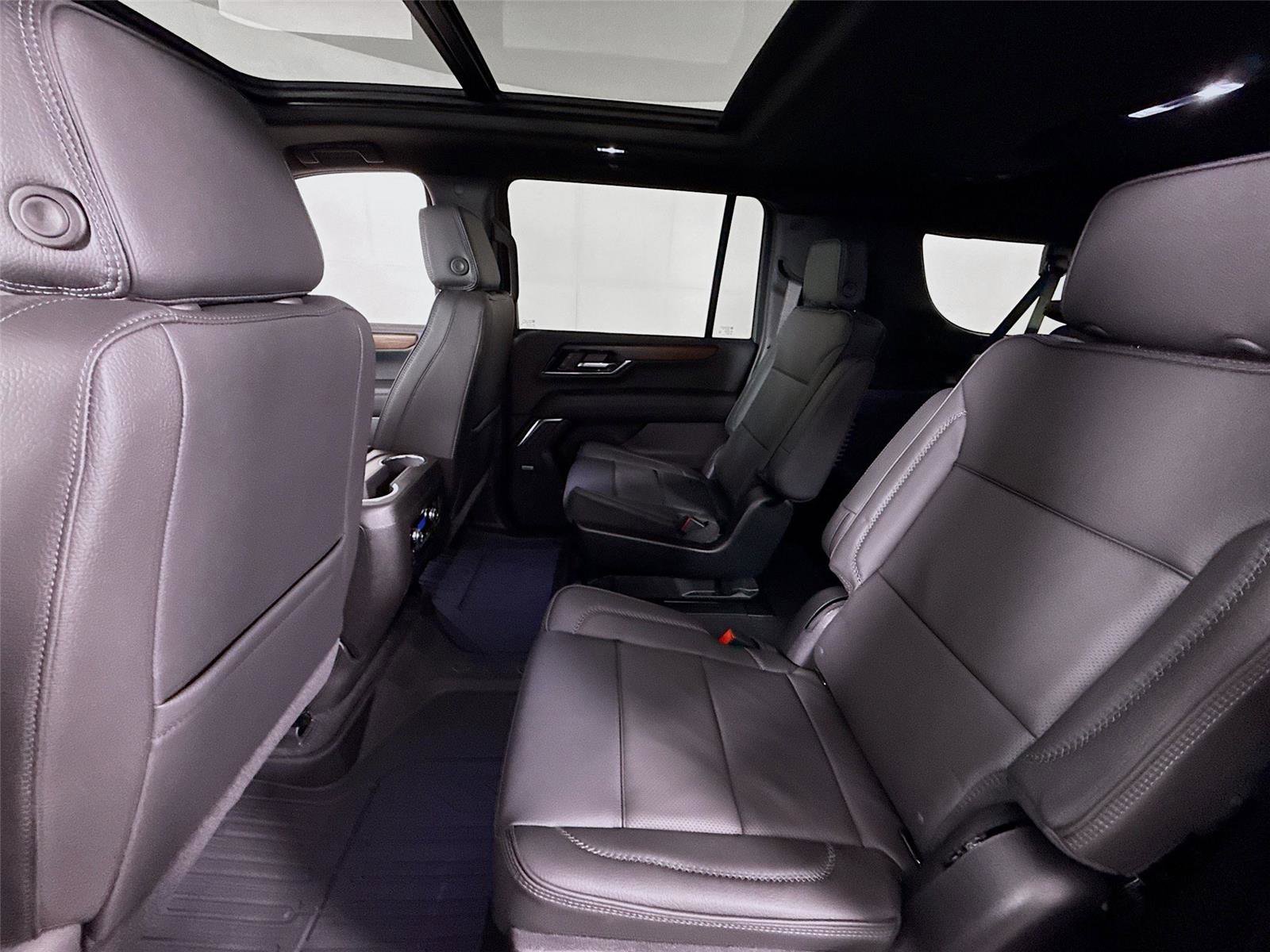 New 2026 GMC Yukon XL Denali w/ Sun & Power Step Package AWD/4WD image 19