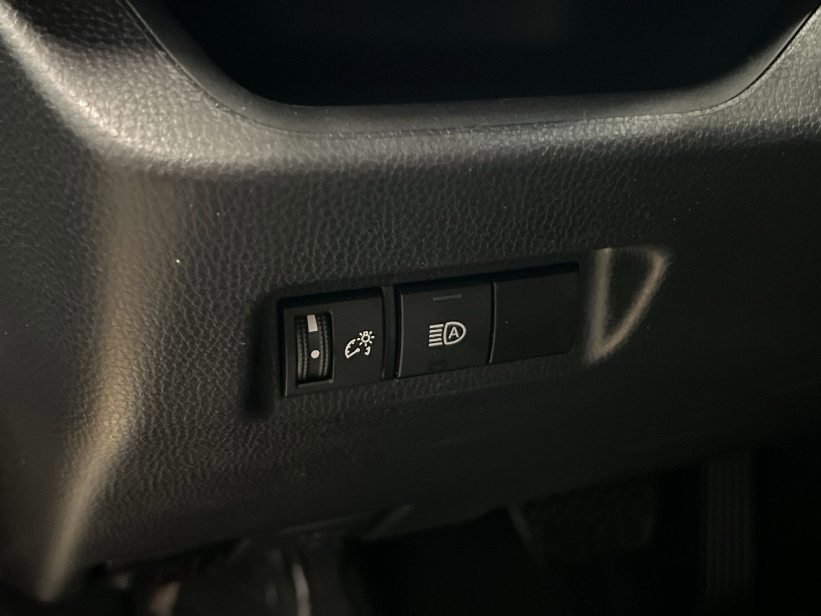 Used 2024 Toyota RAV4 LE image 27