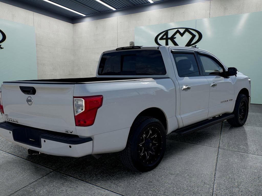 Used 2018 Nissan Titan SV w/ SV Convenience Package RWD image 3