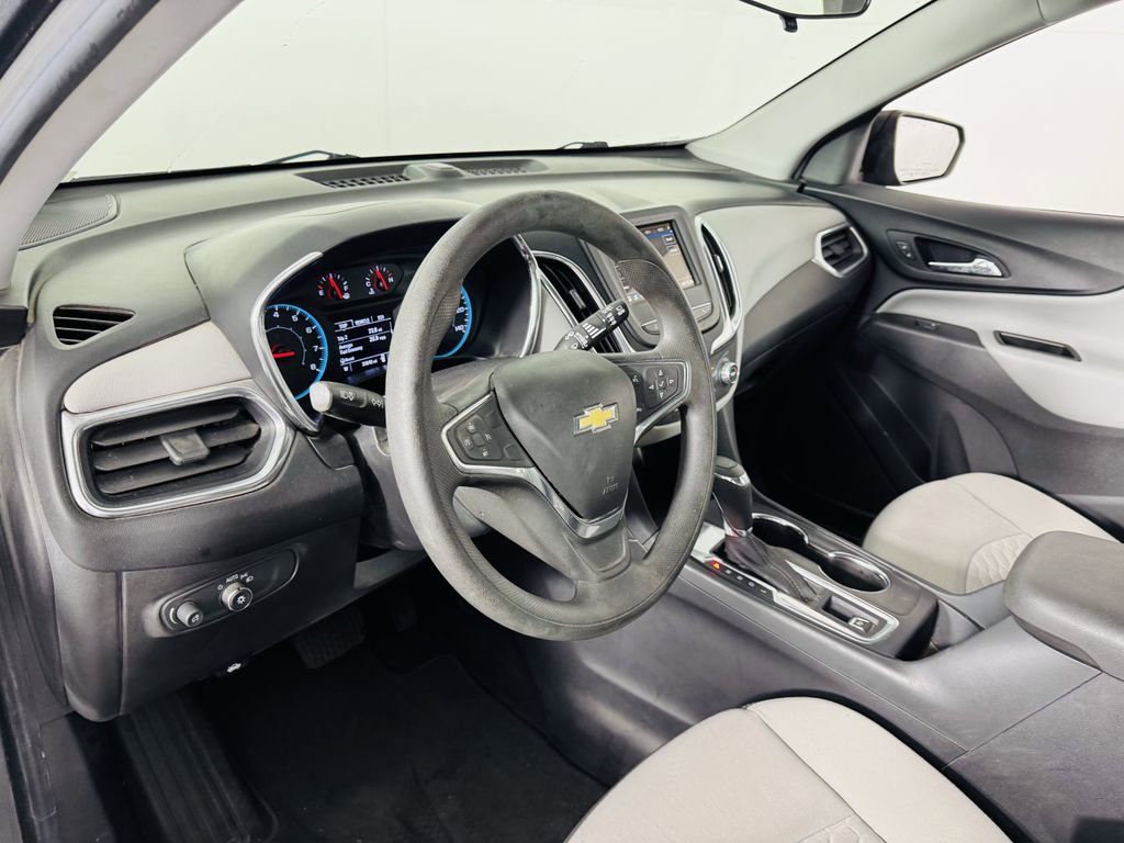 Used 2019 Chevrolet Equinox LS FWD image 11