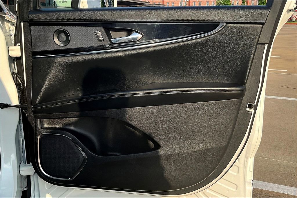 Used 2021 Lincoln Nautilus Reserve w/ Cargo Utility Package image 25