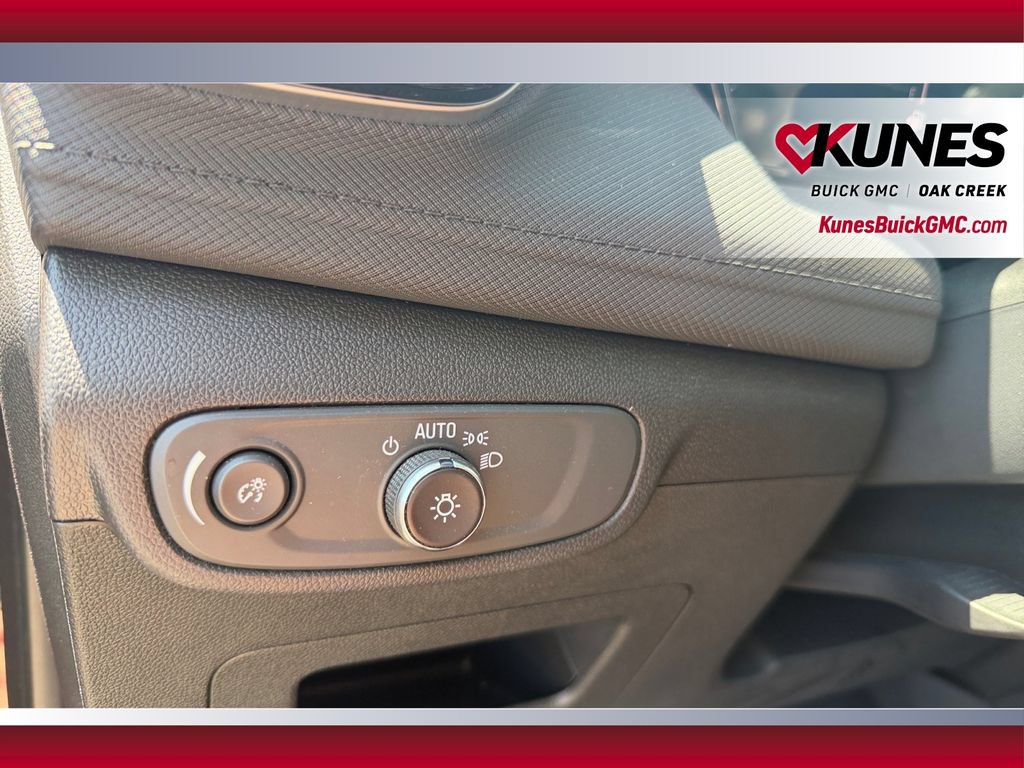 Used 2025 Chevrolet TrailBlazer LT FWD image 19