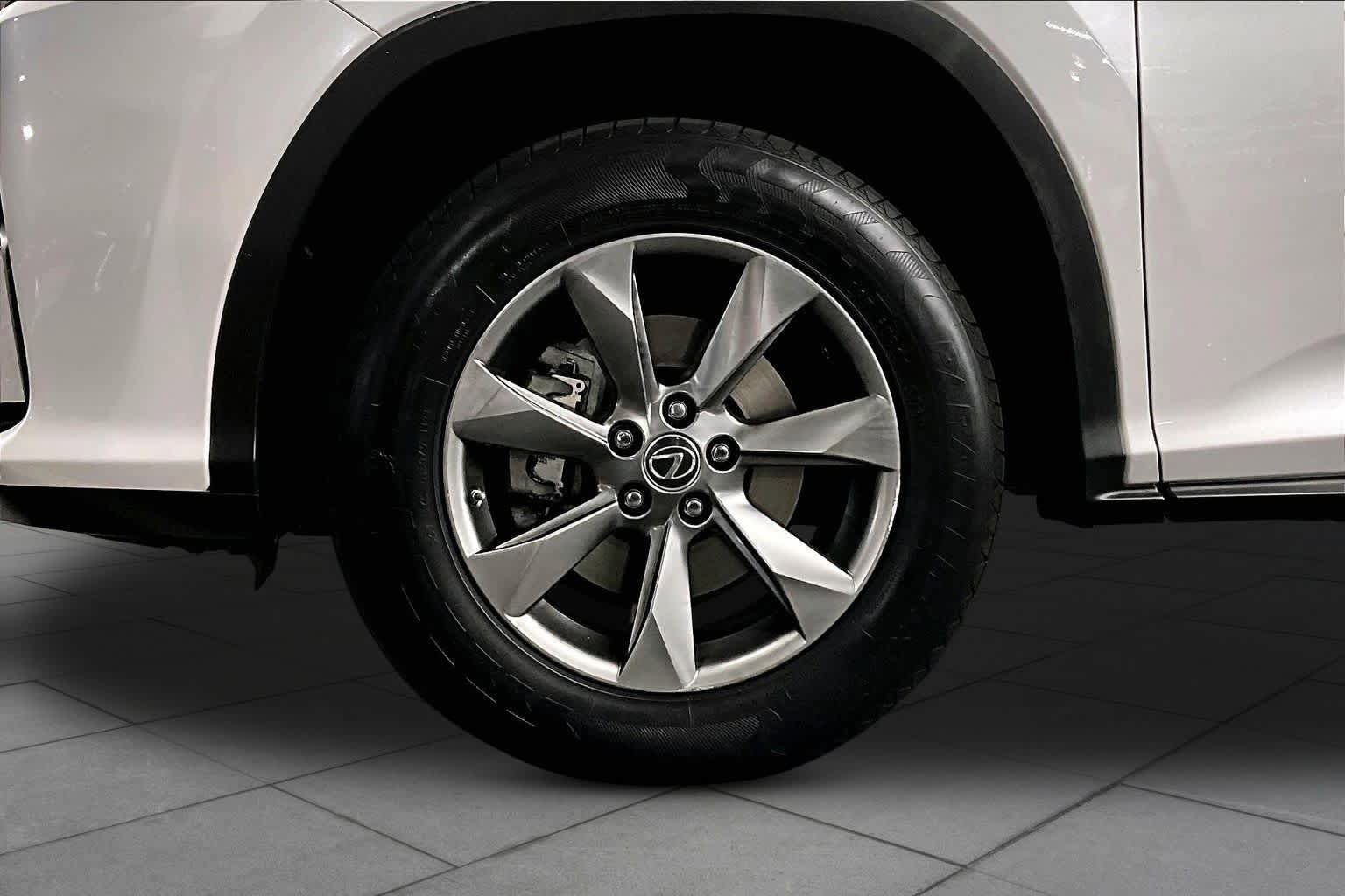 Used 2018 Lexus RX 350L FWD w/ Accessory Package image 10