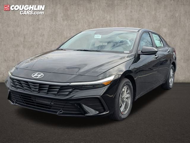 New 2026 Hyundai Elantra SE video 3