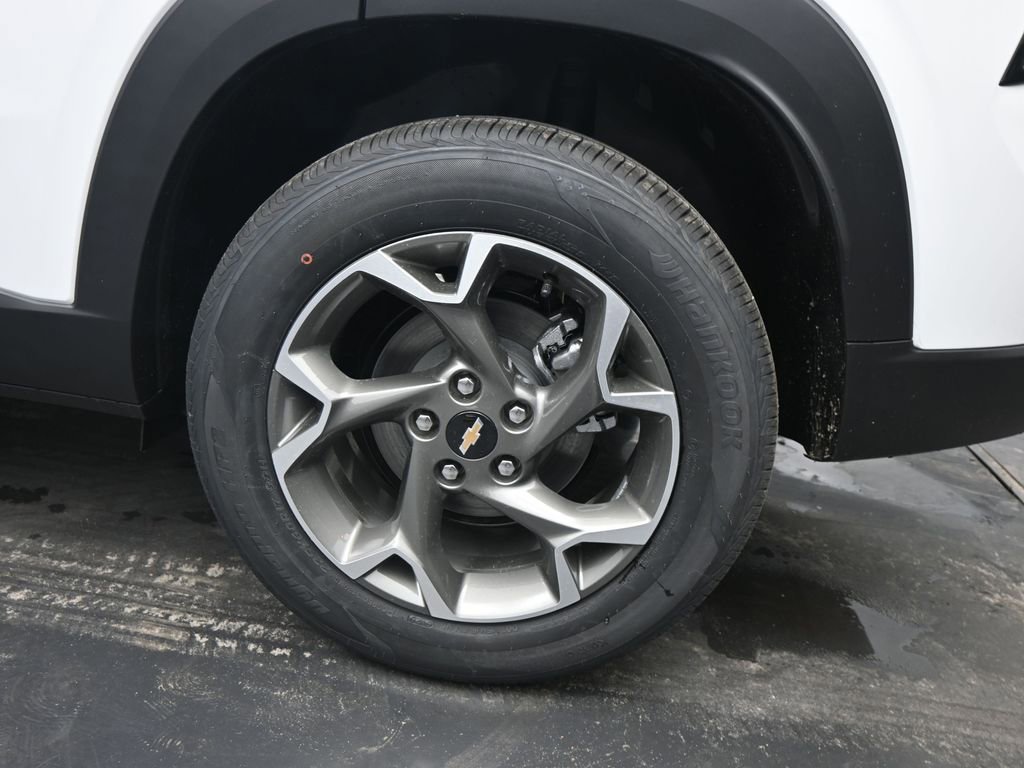 New 2026 Chevrolet Trax LT w/ Sunroof Package image 13
