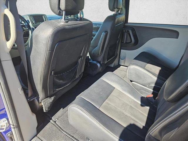 Used 2020 Dodge Grand Caravan SXT image 19