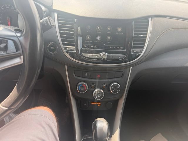 Used 2019 Chevrolet Trax LT w/ LT Convenience Package FWD image 13