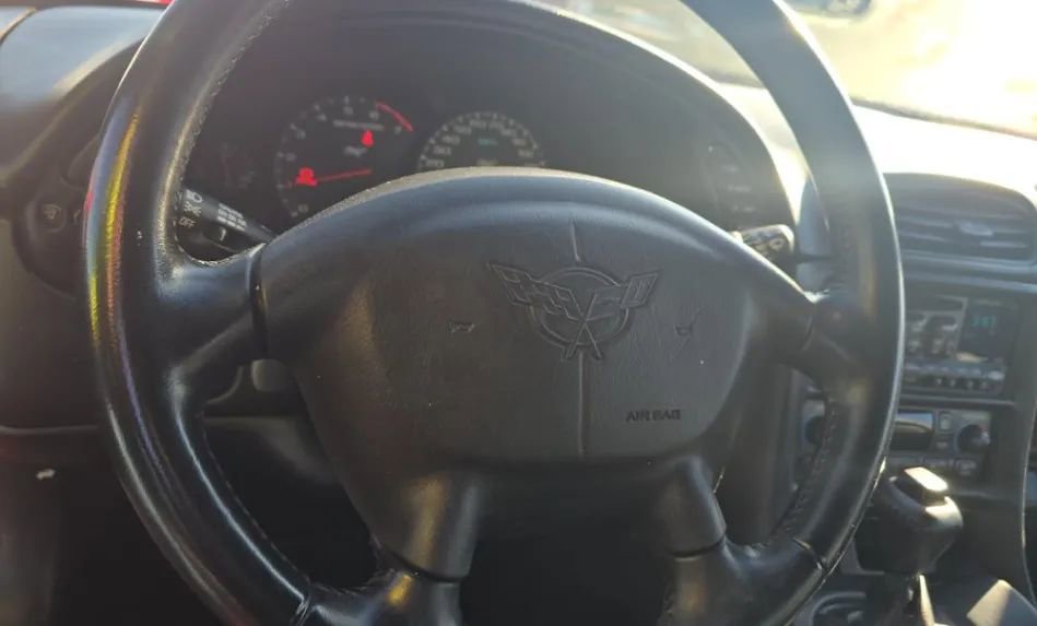 Used 2003 Chevrolet Corvette Coupe image 10