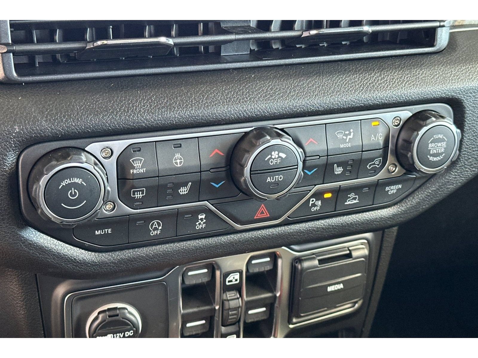 New 2026 Jeep Gladiator Sport AWD/4WD image 21