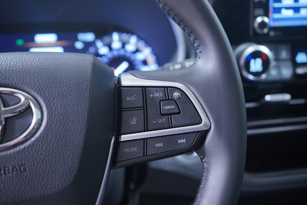 Used 2022 Toyota Highlander XLE image 20