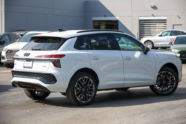 New 2026 Audi Q3 quattro 2.0T AWD/4WD image 24