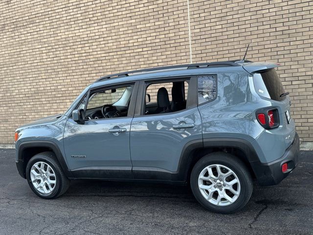 Used 2017 Jeep Renegade Latitude w/ Cold Weather Group image 24