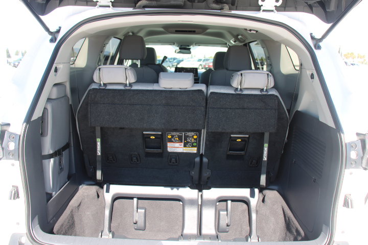 Certified 2024 Toyota Sienna LE AWD/4WD image 14