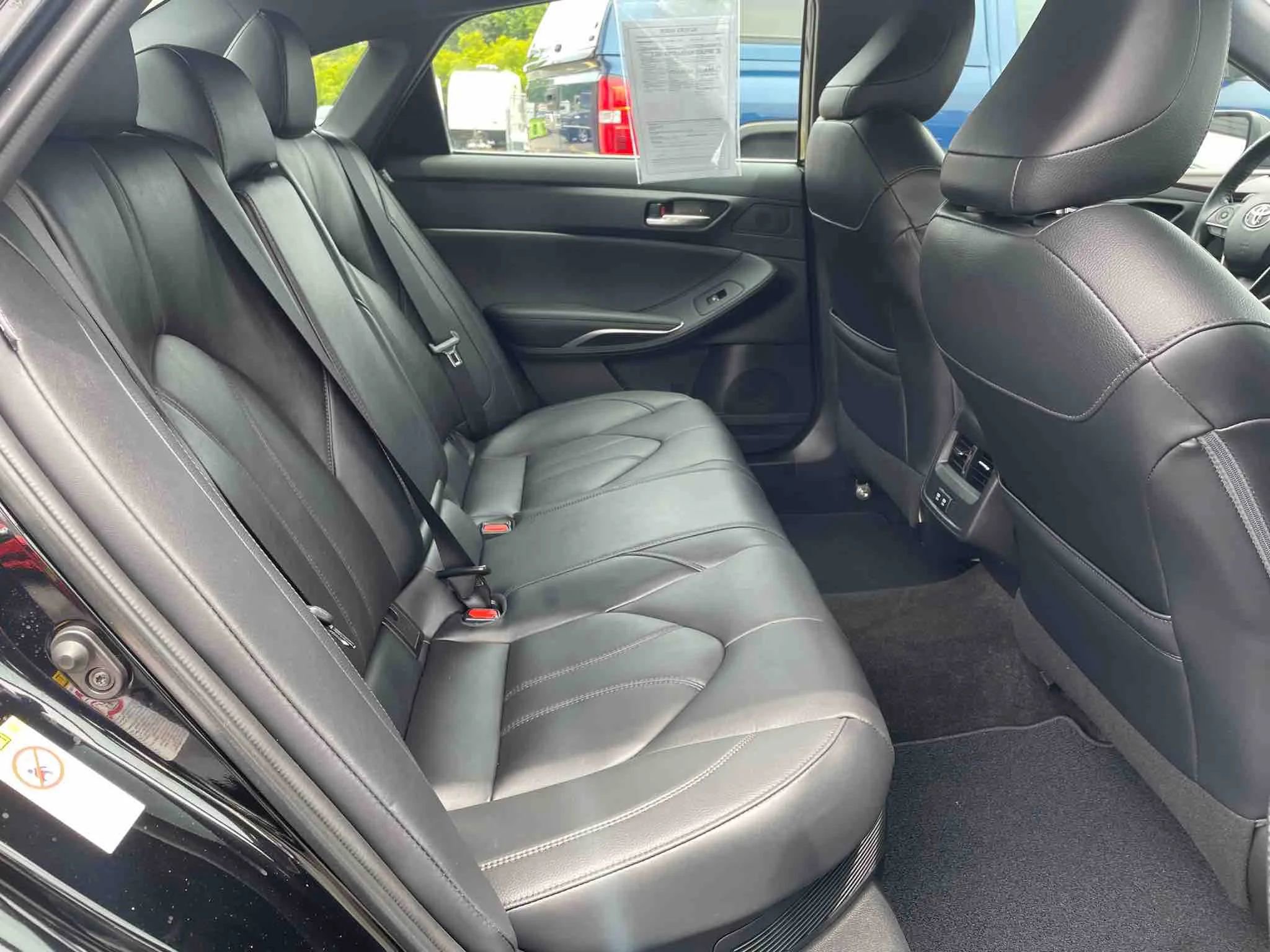 Used 2019 Toyota Avalon XLE image 19