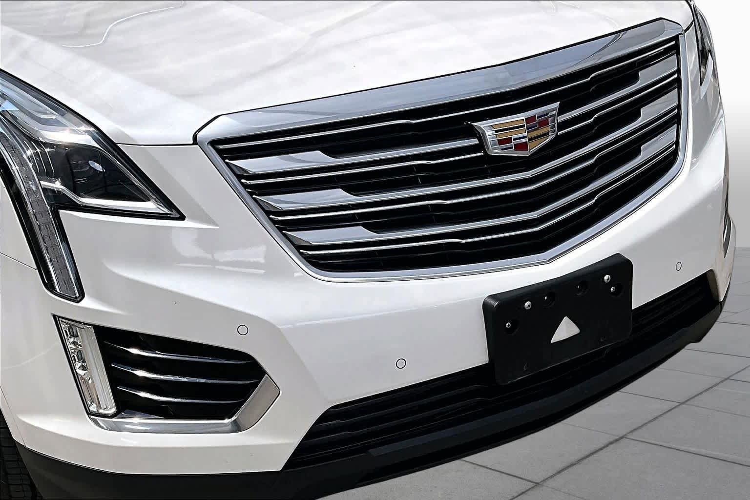 Used 2018 Cadillac XT5 Luxury w/ Driver Awareness Package FWD image 30