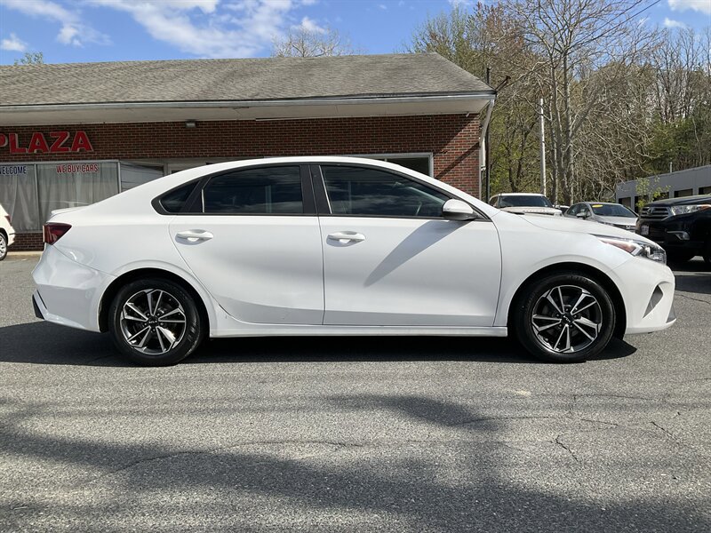 Used 2023 Kia Forte LXS FWD image 4