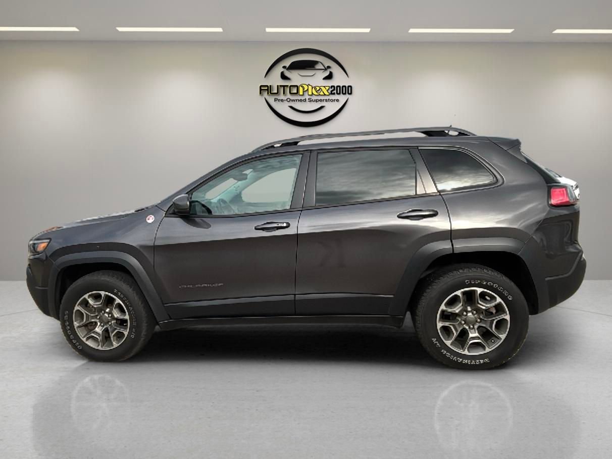 Used 2020 Jeep Cherokee Trailhawk AWD/4WD image 3