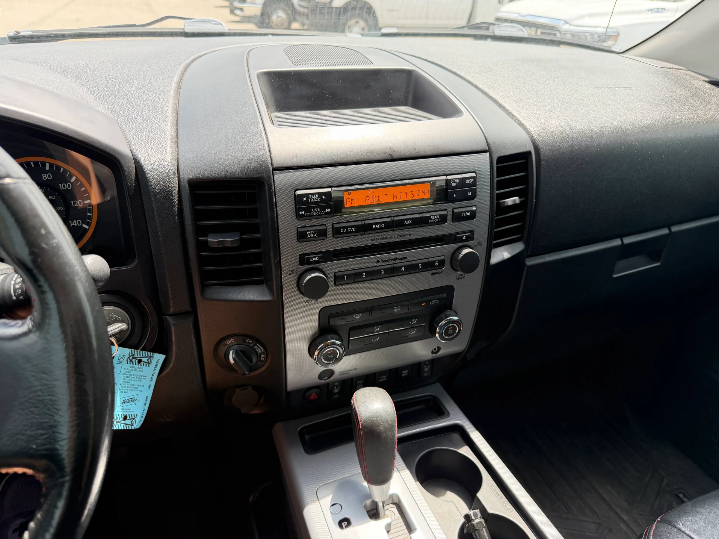 Used 2011 Nissan Titan 4x4 Crew Cab image 17