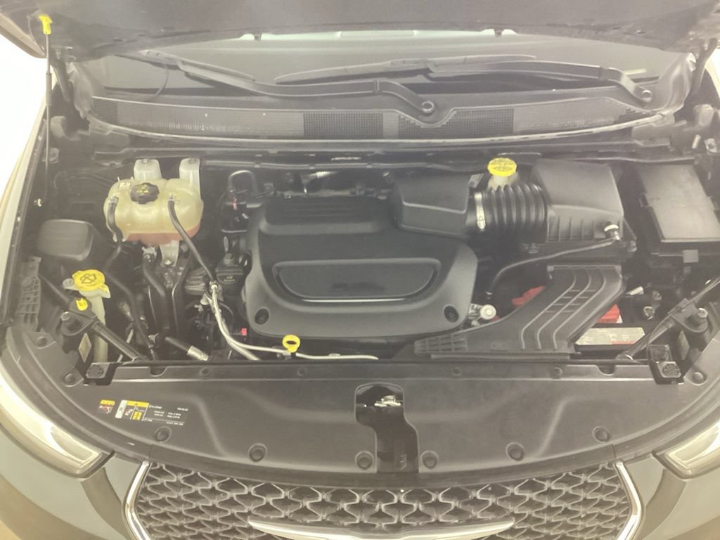 Used 2022 Chrysler Pacifica Limited FWD image 34