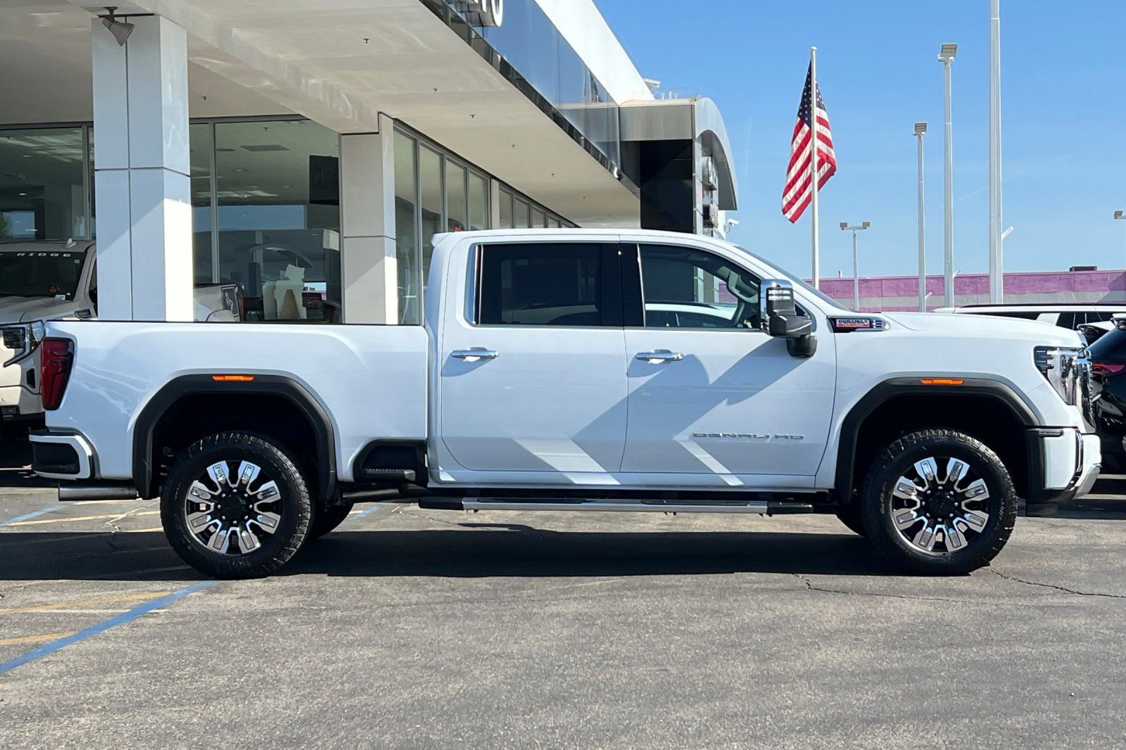 New 2026 GMC Sierra 2500 Denali w/ Denali Reserve Package AWD/4WD image 4