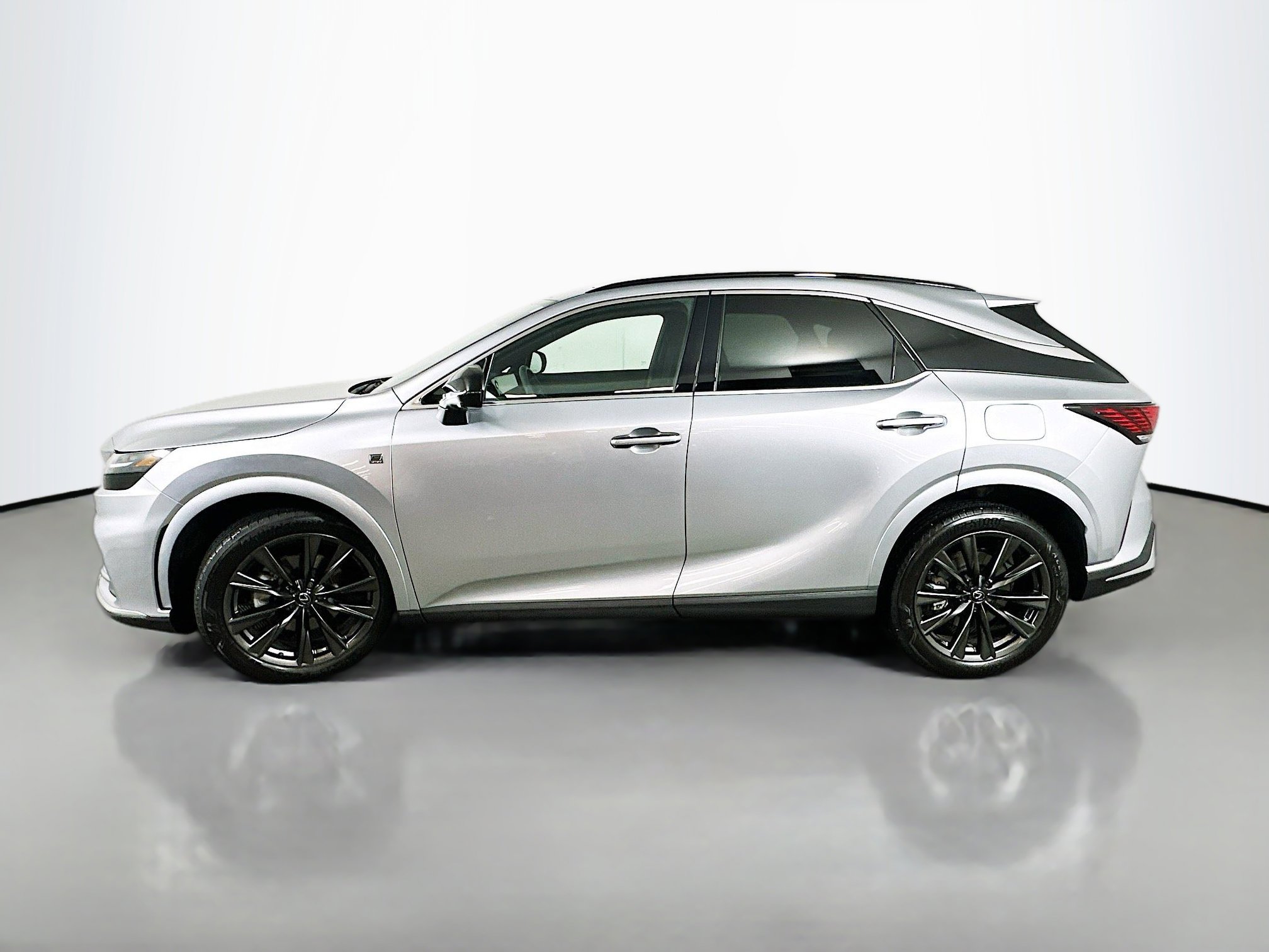 Used 2025 Lexus RX 350 F Sport w/ Convenience Package image 4