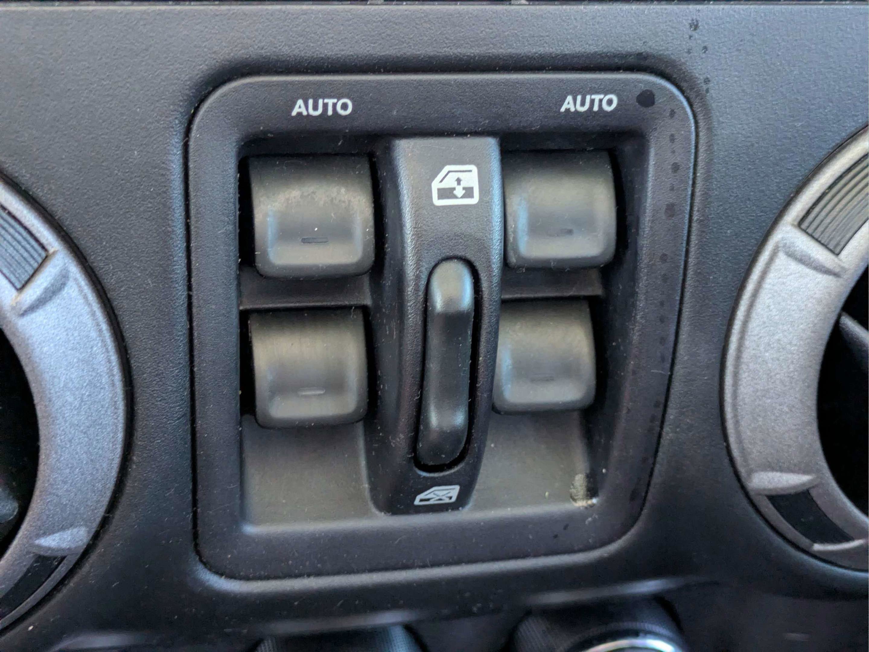 Used 2017 Jeep Wrangler Unlimited Sport w/ Quick Order Package 24S AWD/4WD image 23