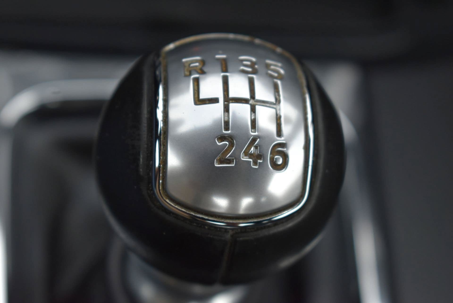 Used 2015 Ford Mustang Coupe RWD image 28