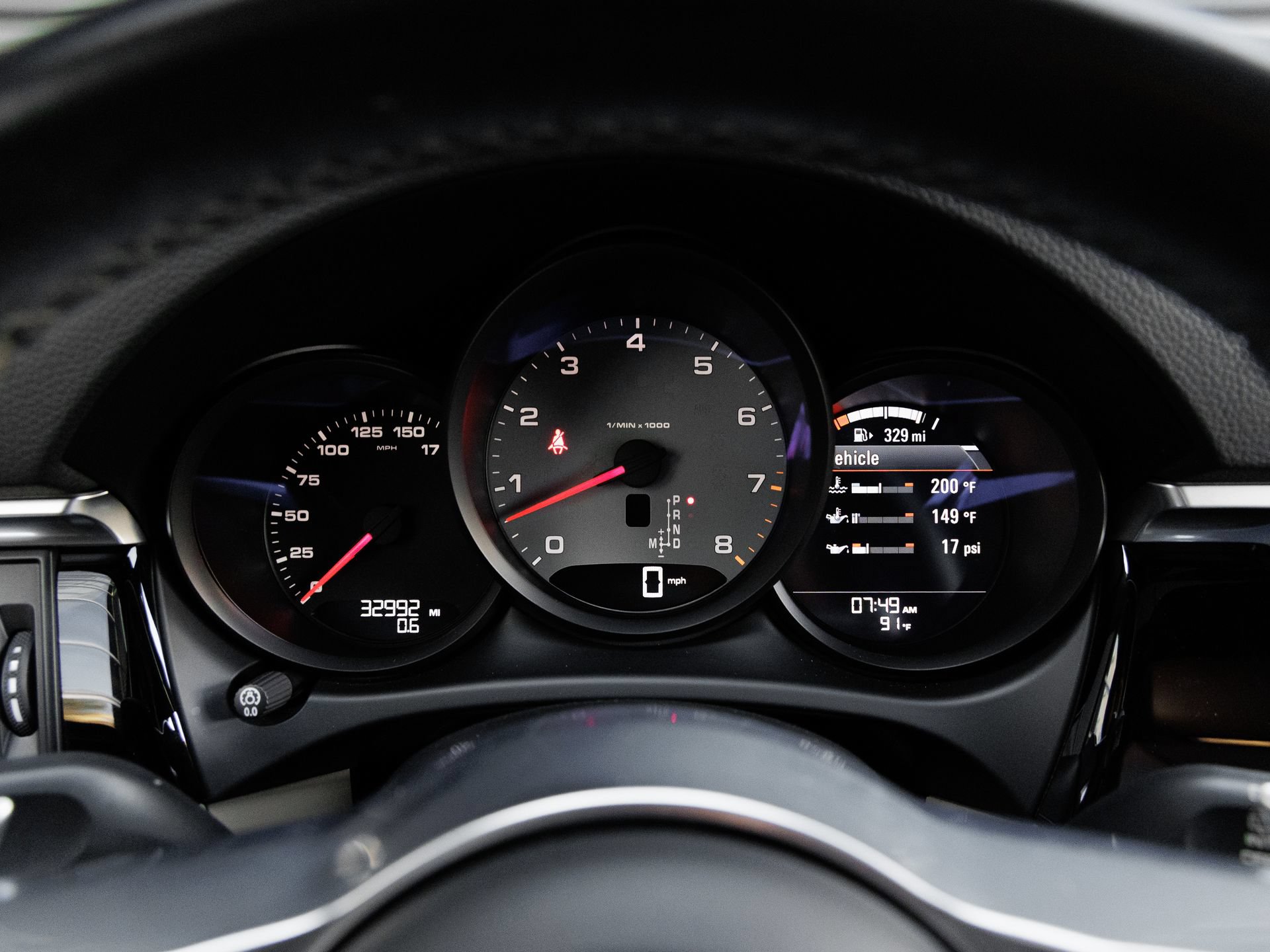 Certified 2021 Porsche Macan S AWD/4WD image 17