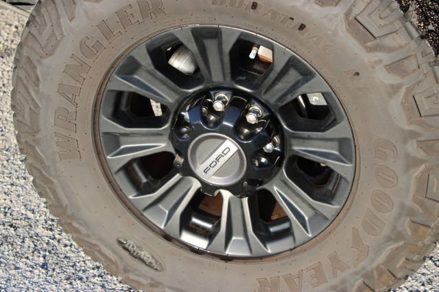 Used 2022 Ford F350 Platinum w/ Tremor Off-Road Package image 15