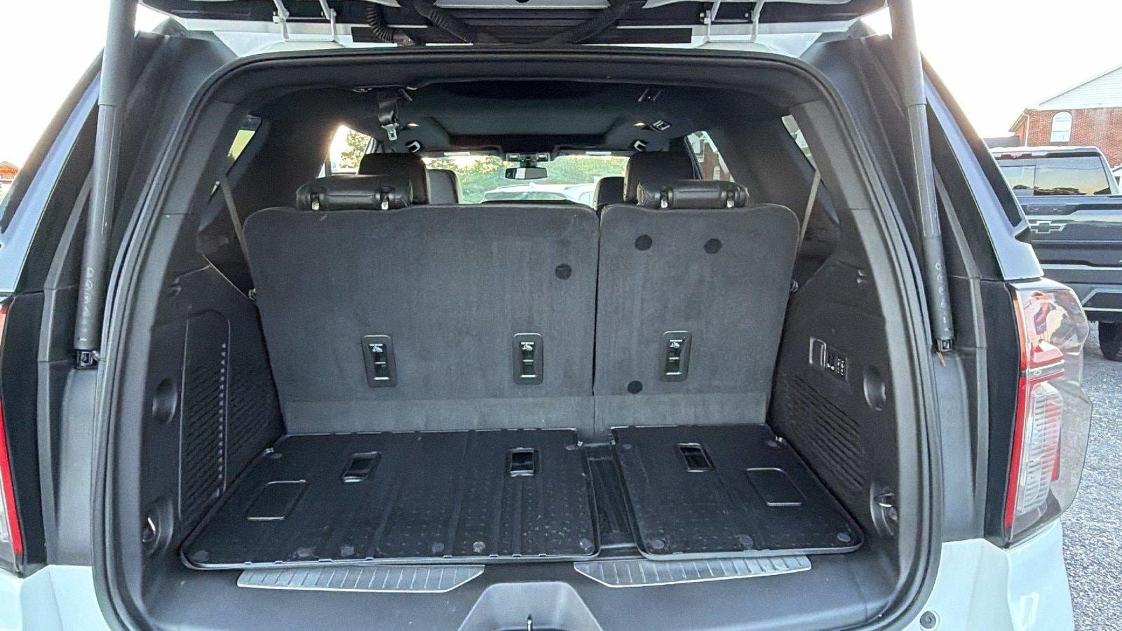 Used 2021 Chevrolet Tahoe RST w/ Luxury Package RWD image 14