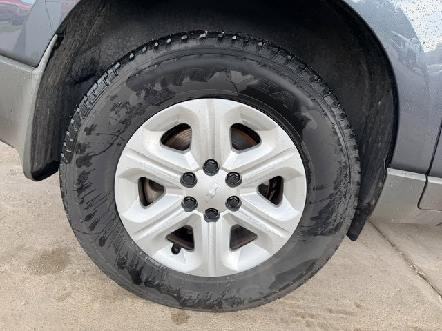 Used 2012 Chevrolet Traverse LS FWD image 13