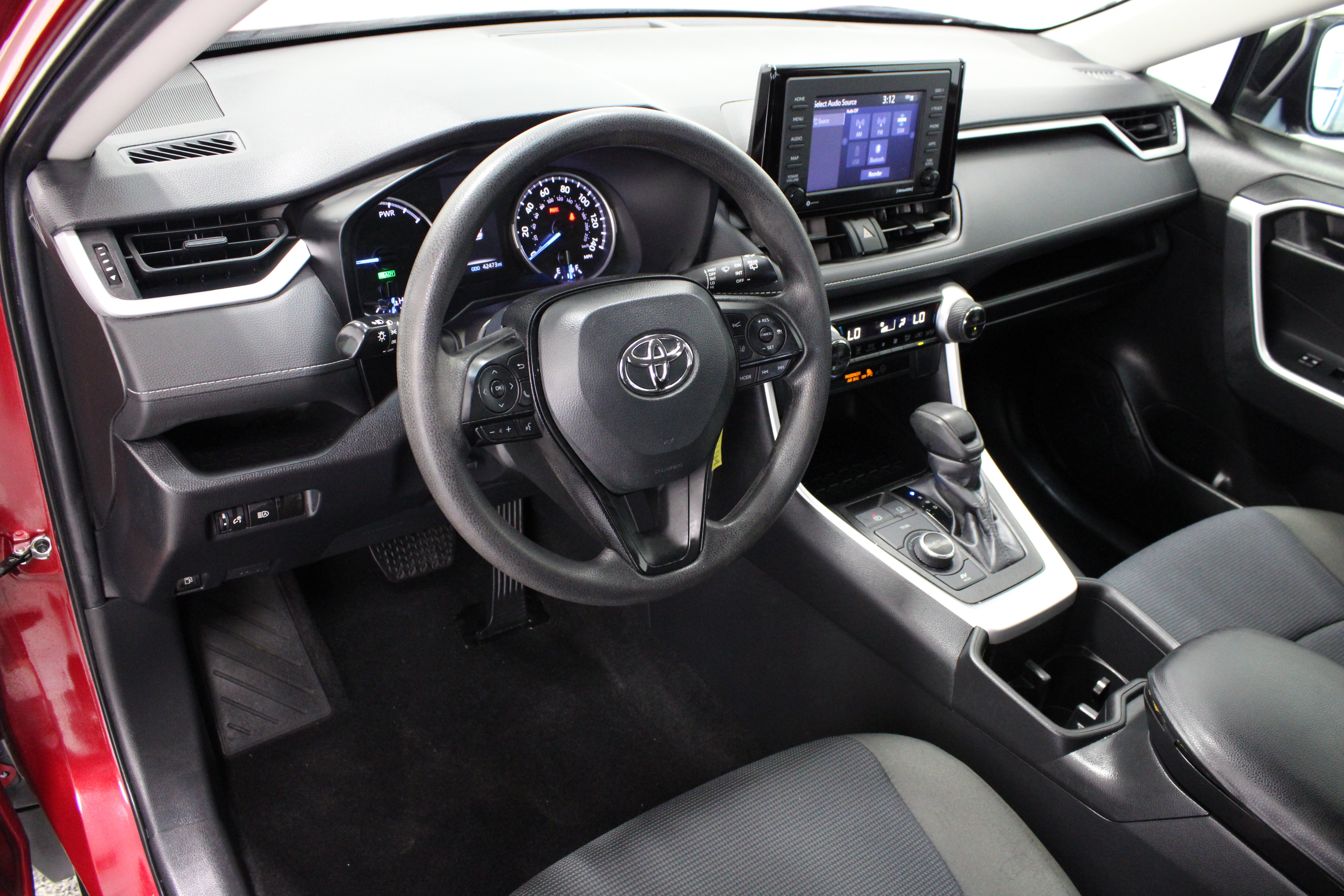 Used 2022 Toyota RAV4 LE AWD/4WD image 13