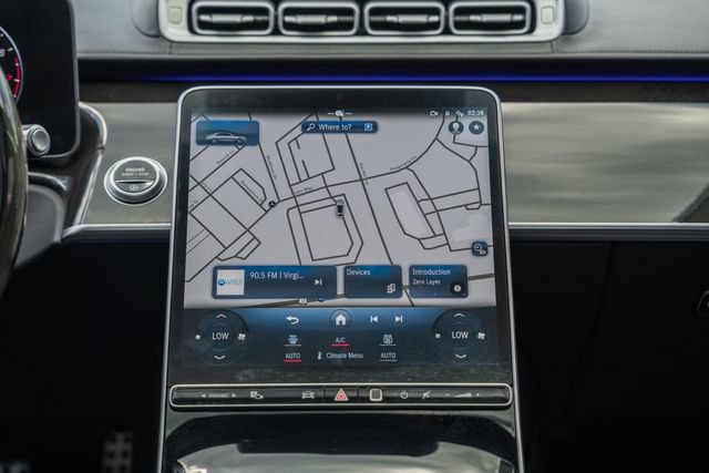 Certified 2022 Mercedes-Benz S 500 4MATIC w/ AMG Line Package image 17